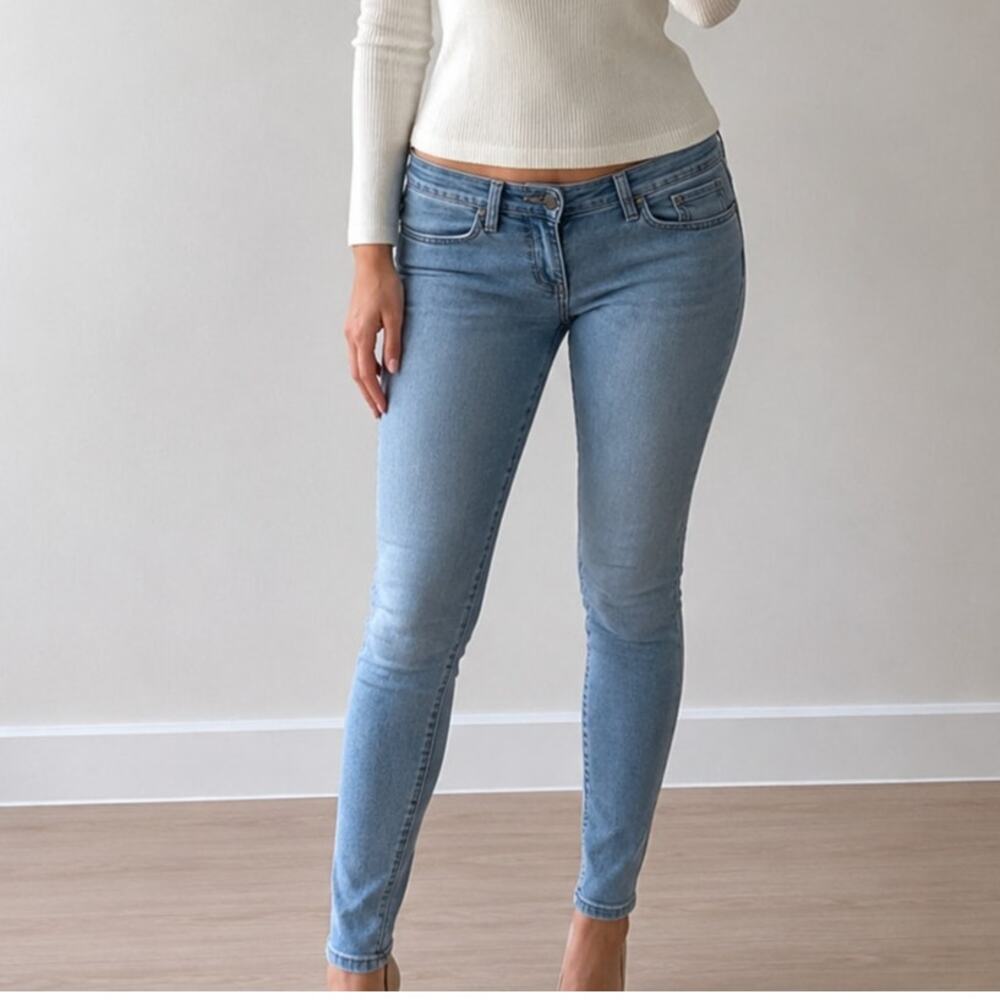 Levi’s🌿 Demi Curve Low Rise Skinny Jeans Women’s 7/28 Light Wash Stretch Denim